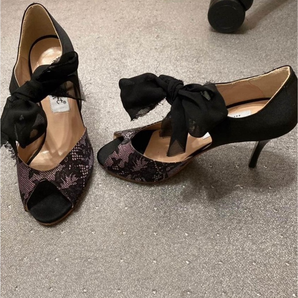 Comme il fault black and pink tango heels